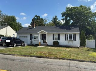 10 Verleye Ave, East Northport, NY 11731