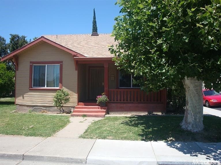 1st image of 645 E Yosemite Ave