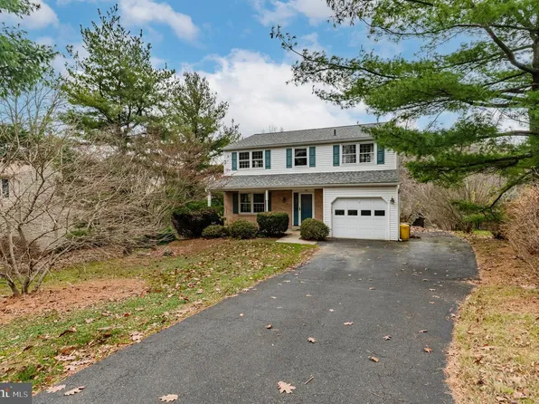 705 Falcon Dr, Wyndmoor, PA 19038