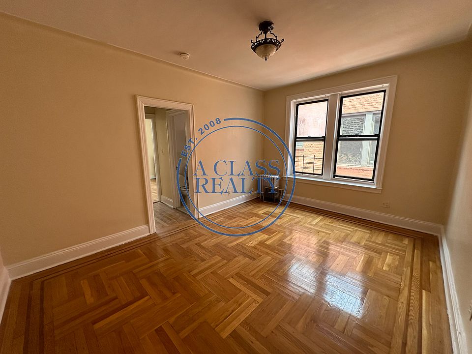 2nd image of 25-28 42nd St #C13