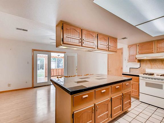 3rd image of 2861 Calle Princesa Juana