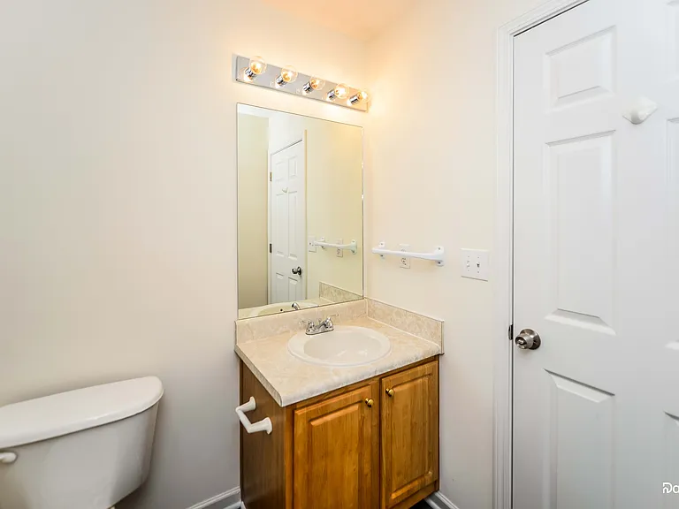805 Lewis Ridge Cir — Photo 10