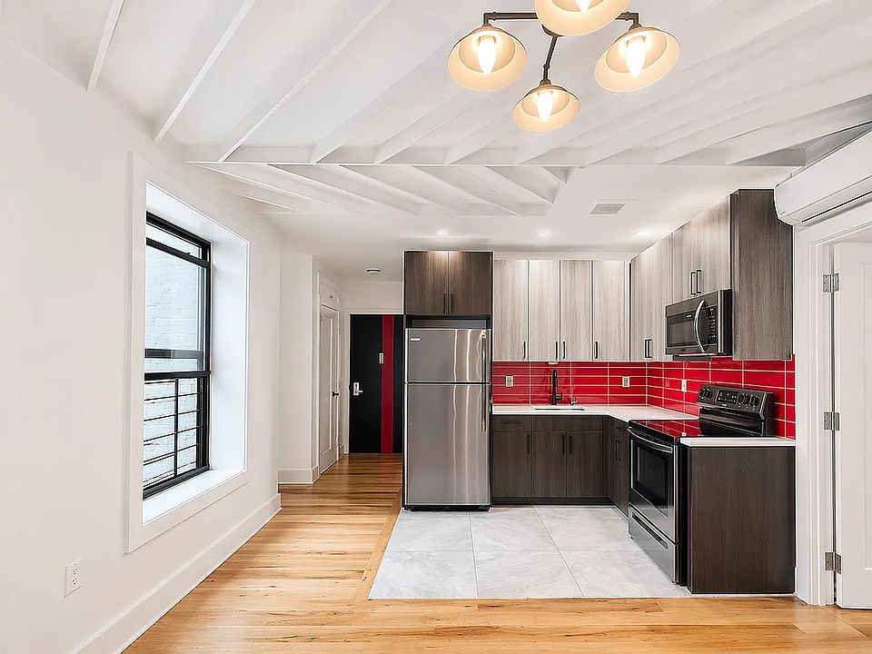 1st image of 936 De Kalb Ave #205