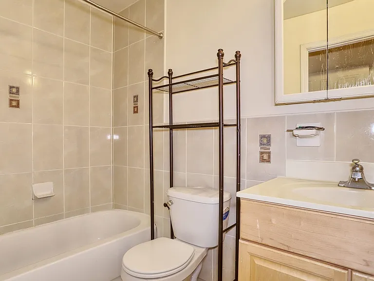 210 New York Ave #2 — Photo 10