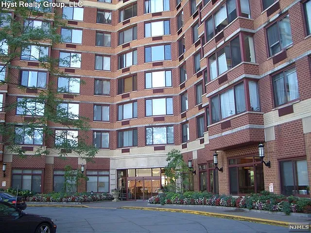 100 Old Palisade Rd APT 1007 photo 1
