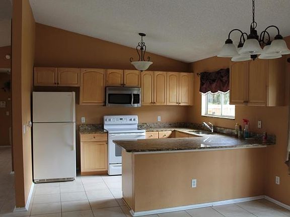 5th image of 1014 SW Barbarosa Ave