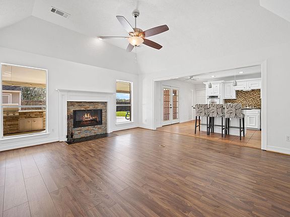 4th image of 7302 Maple Ln