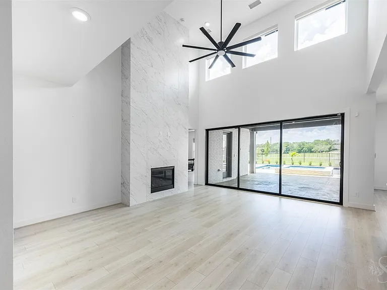 7526 Sunny Oak Ln — Photo 6