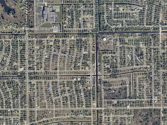 3rd image of 708 Drury Ave