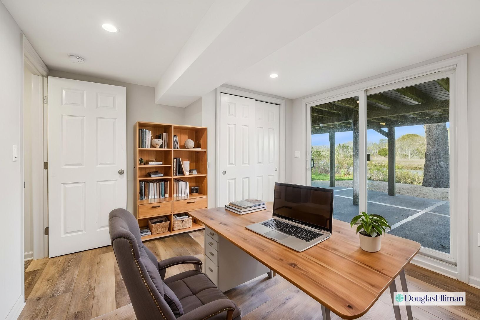  lower level office