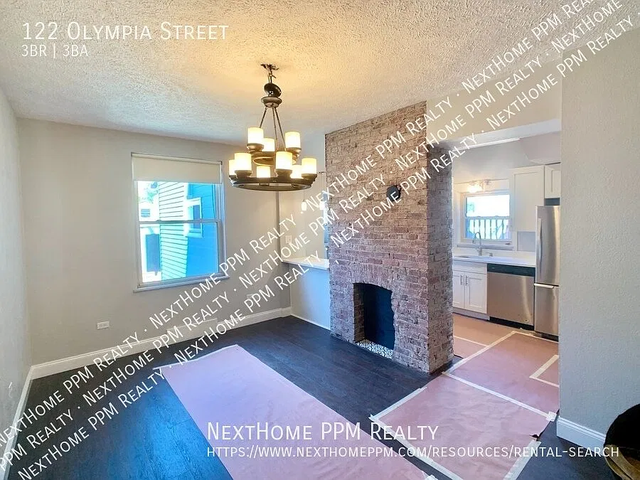 3 Bed / 3 Bath Mount Washington Home | Garage | Steps from Grandview Ave. November 1st — Photo 2