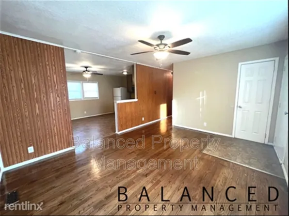 3508 SE 10th St, Topeka, KS 66607