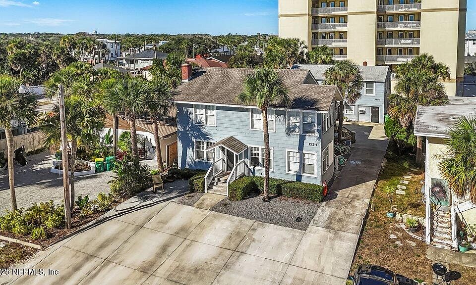 1st image of 123 18TH Avenue N