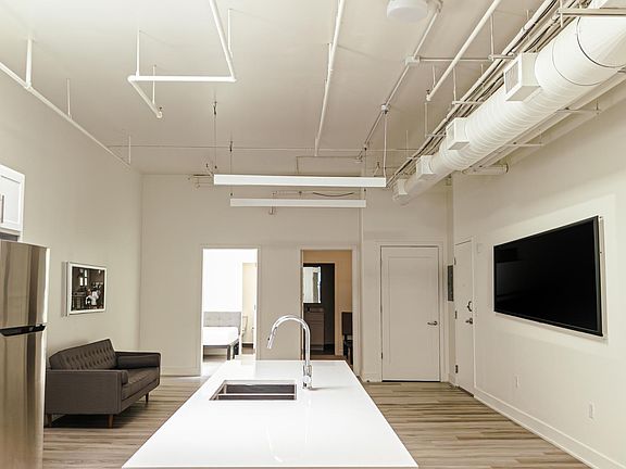 3rd image of 351 S Warren St Floor 5