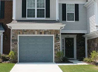 1118 Kingston Grove Dr, Cary, NC 27519