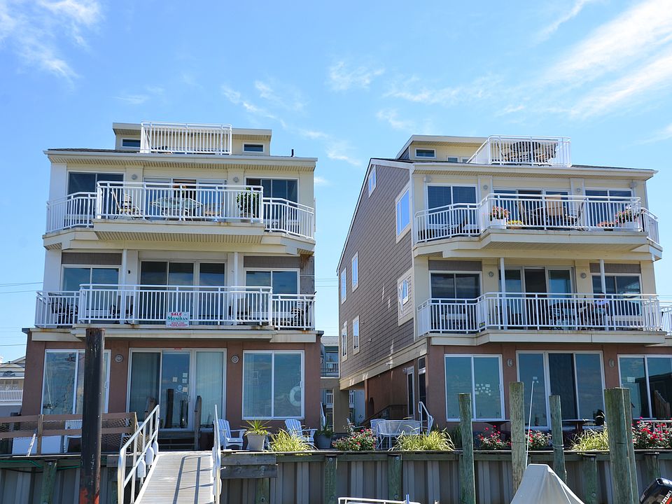 1st image of 238 Bay Ave