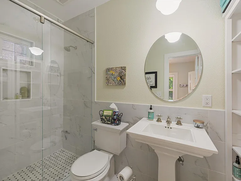 4408 Avenue C — Photo 16