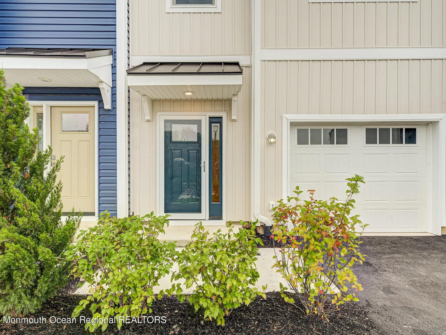 3 bed, 4.5 bath, 2362 sqft, $4,250 — Photo 2