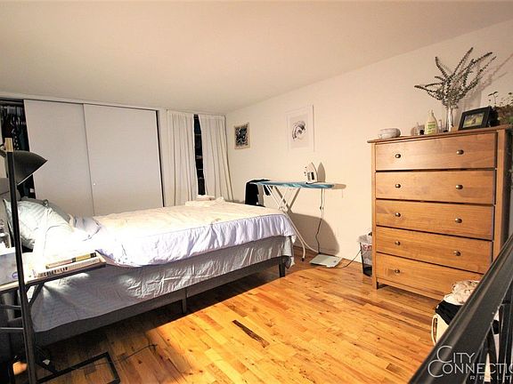 4th image of 325 E 64th St APT 402