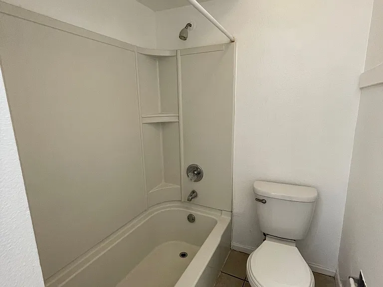 2202 Lewis Ave #302 — Photo 2