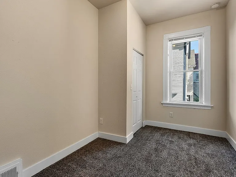 2716 N Murray Ave — Photo 8
