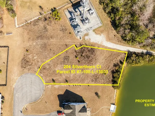 204 Silverthorn Court, New Bern, NC 28562