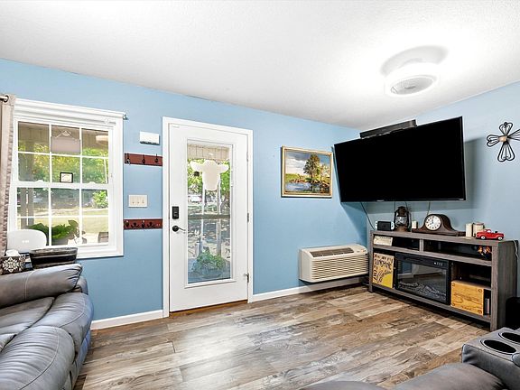 2nd image of 413 Osage St