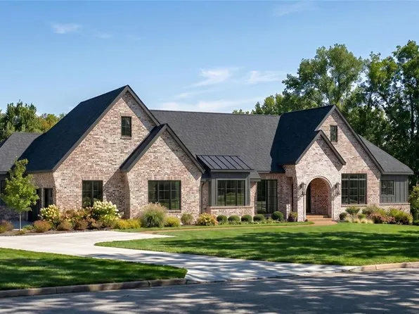 1 Sedona Manor Hl, Saint Louis, MO 63131