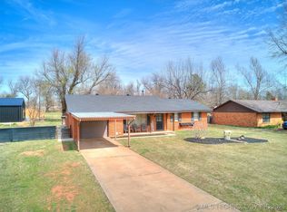 1901 E Mohr Ln, Mustang, OK 73064