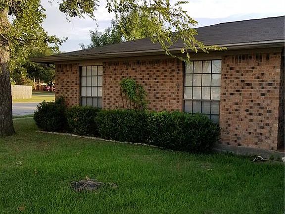 5th image of 3018 Adrienne Dr
