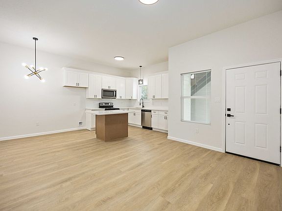 4th image of 309 Massachusetts #A