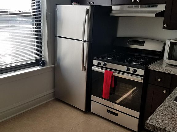 3rd image of 440 S Lombard Ave APT 3