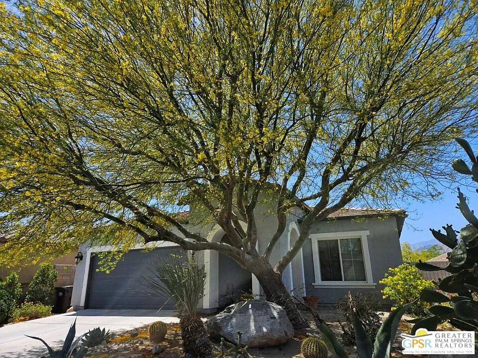 3 bed, 2.0 bath, 1411 sqft, $2,850 — Photo 2