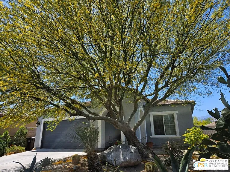 Summit Dr — Photo 2
