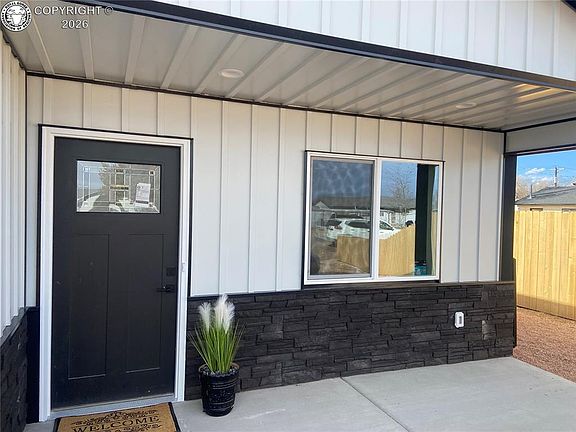 3rd image of 103 Illinois St