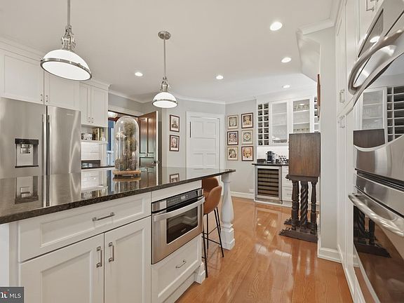5th image of 329 Pelham Rd