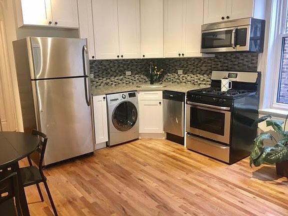 2nd image of 847 N Winchester Ave #8471R
