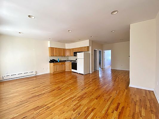 1st image of 650 4th Ave #3