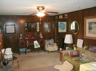 805 N Pleasant St, Decaturville, TN 38329