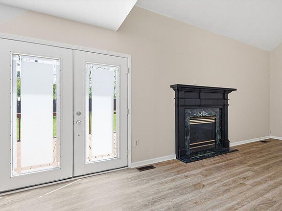 4th image of 4093 Willow Way