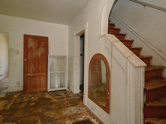 4th image of 81 S Oakley Ave