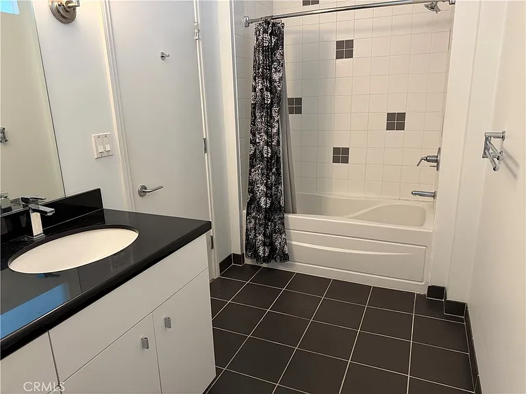 1100 Wilshire Blvd #2811 — Photo 12