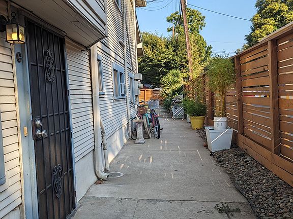 2nd image of 2115 9th St Unit C