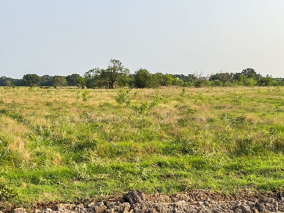 4th image of 11 Elm Br