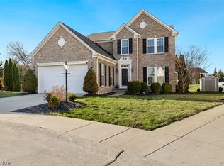 720 Jockeys Cir, Avon Lake, OH 44012