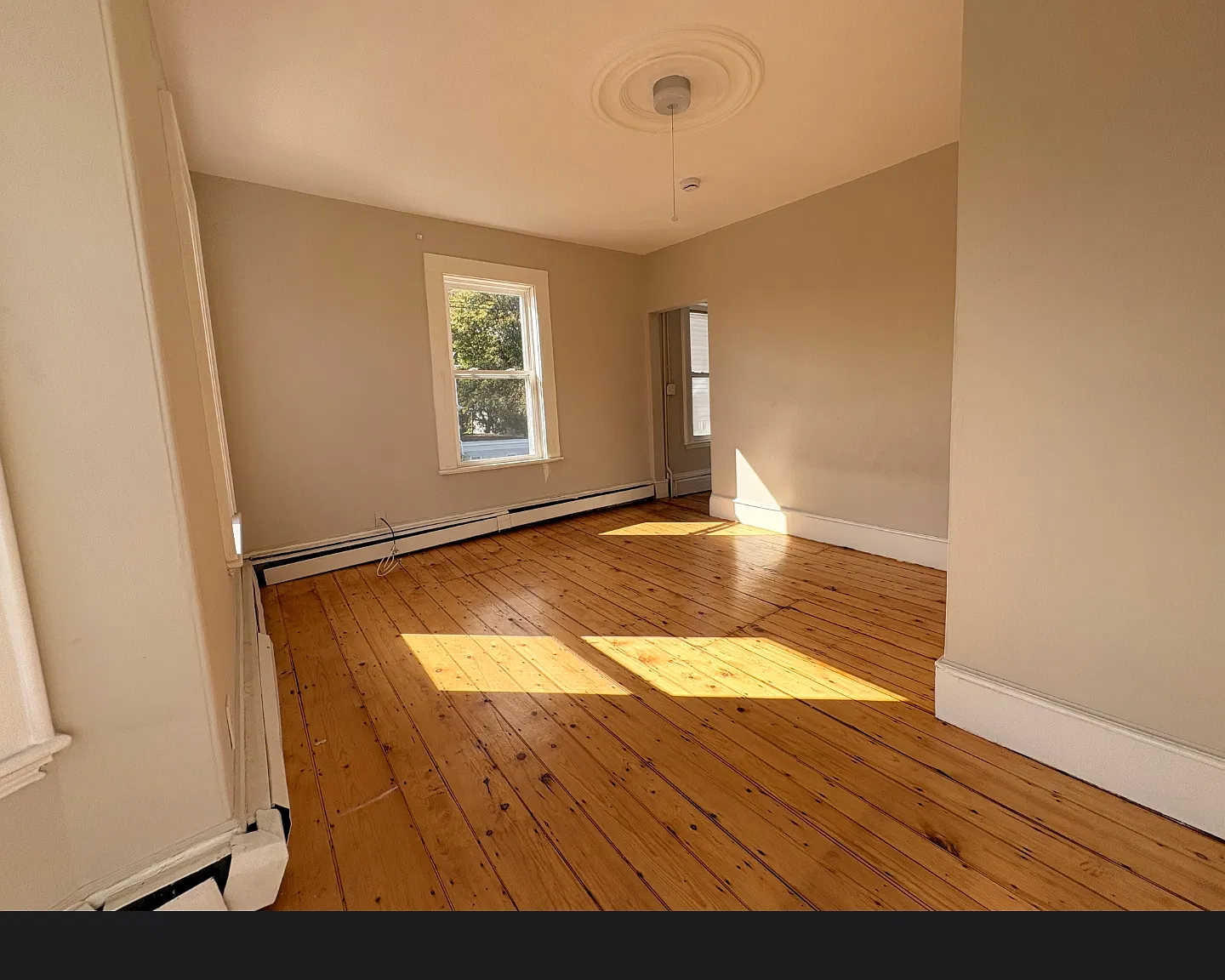 2 bed, 900 sqft, $2,250 — Photo 1