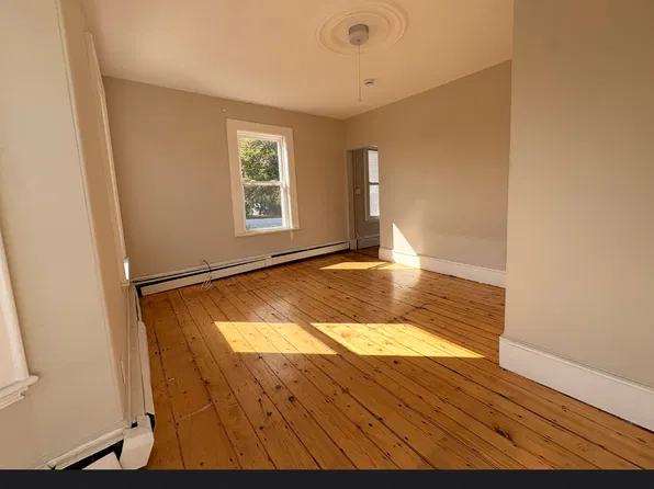 58 Bridge St #2F, Salem, MA 01970