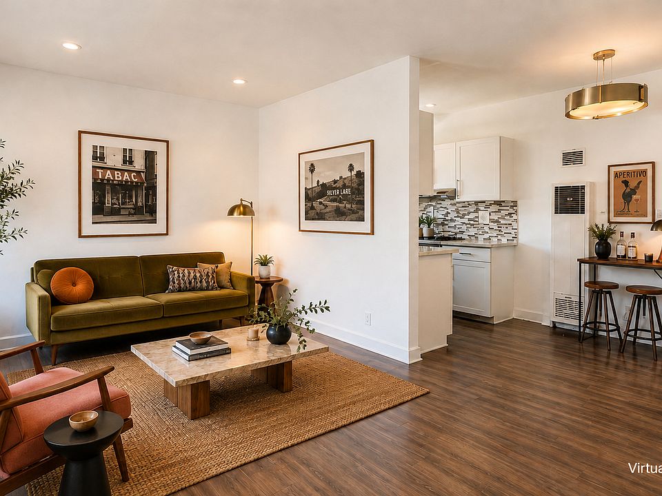 1st image of 319 N Heliotrope Dr