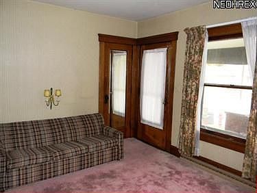 3rd image of 619 E Broad St