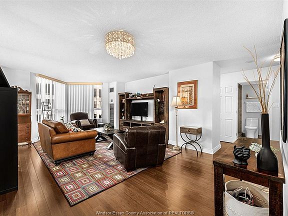 4th image of 75 Riverside Dr E #408